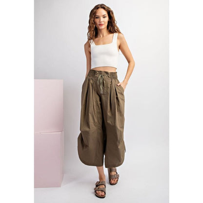 Lela Open Capri Pants