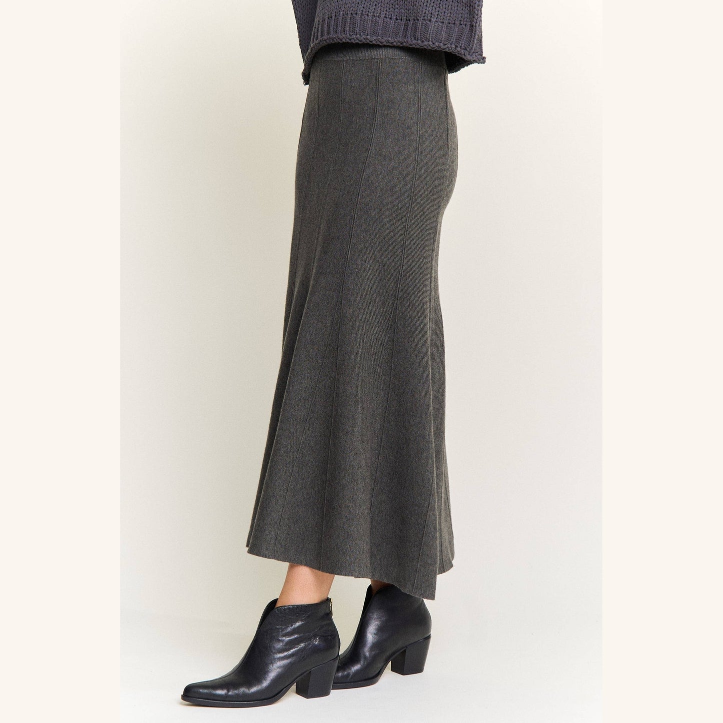 Vertical Seams Midi Skirt
