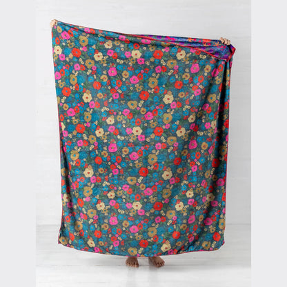 Double-Sided Cozy Throw Blanket - Pink Folk Flower