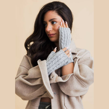 Winter Cable Knit Fingerless Gloves – Ideal for Smartphones